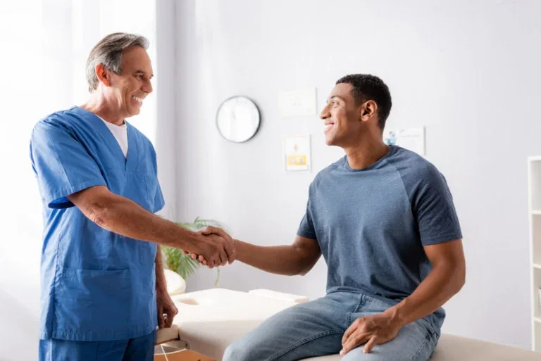 addiction-counseling-atlanta-georgia man in addiction counseling session with his therapist in recovery care